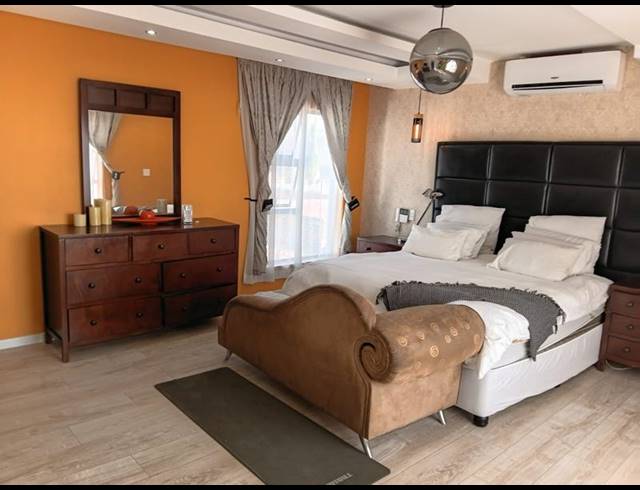 4 BEDROOM HOUSE FOR SALE IN LIEFDE EN VREDE